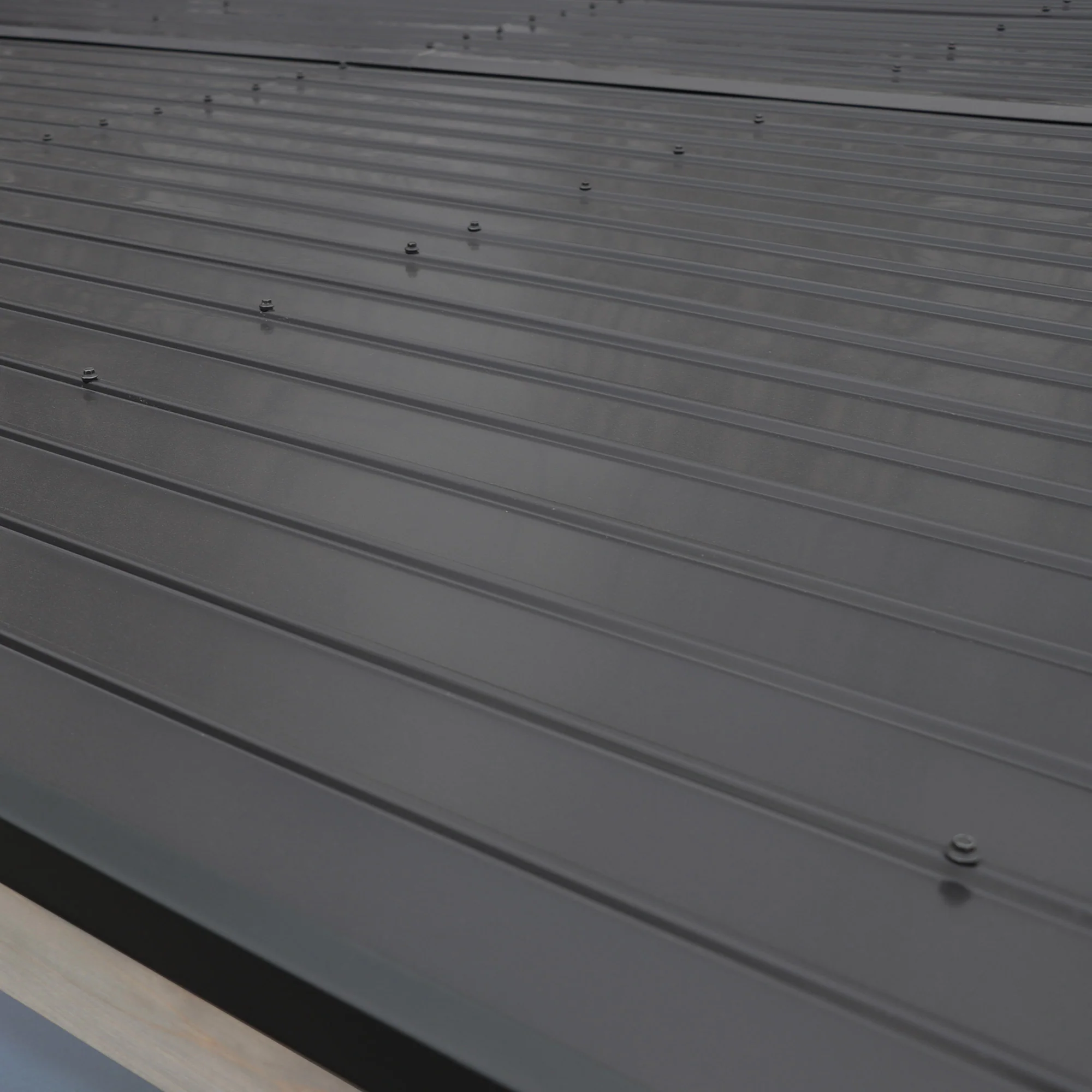 Outdoor Gazebo Metal Roof Panel Detail: Waterproof & Rustproof Metal Roof Design (for Product Material Display)